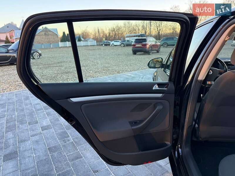 Хэтчбек Volkswagen Golf 2008 в Коломые