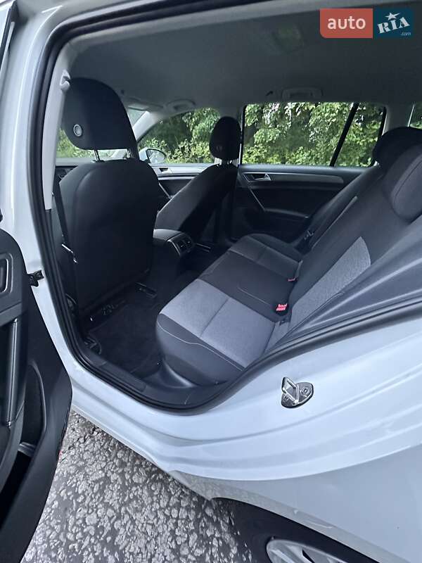 Универсал Volkswagen Golf 2016 в Виннице