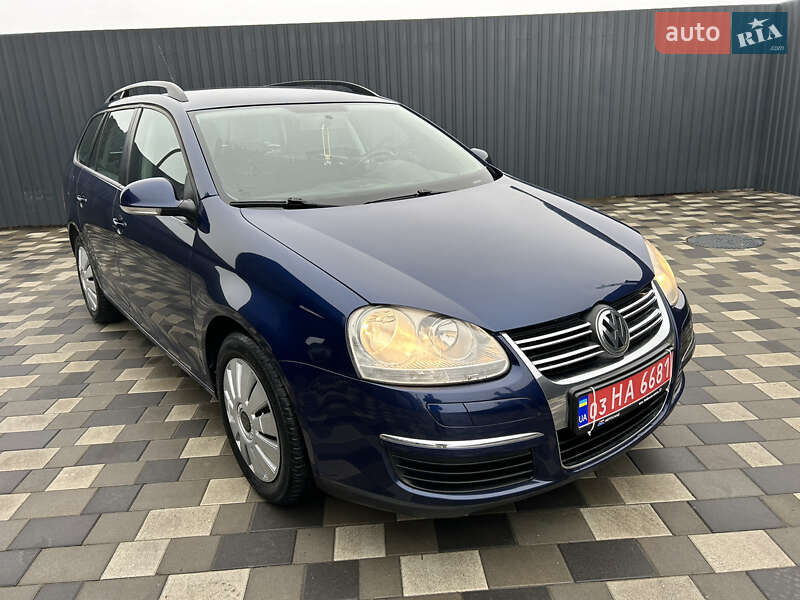 Універсал Volkswagen Golf 2010 в Полтаві