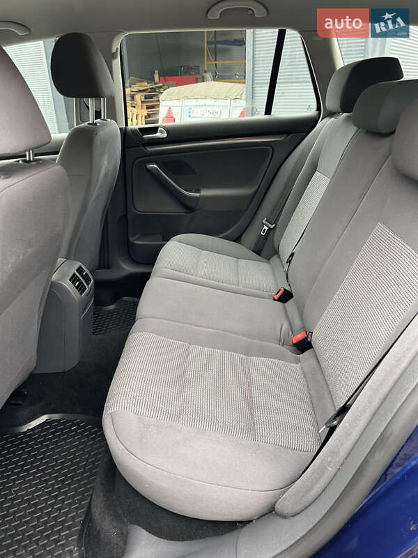 Універсал Volkswagen Golf 2010 в Полтаві