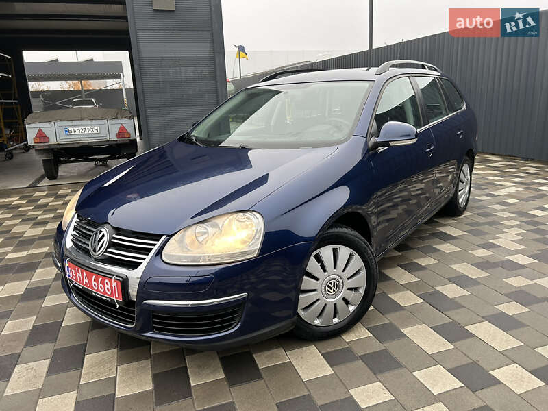 Універсал Volkswagen Golf 2010 в Полтаві