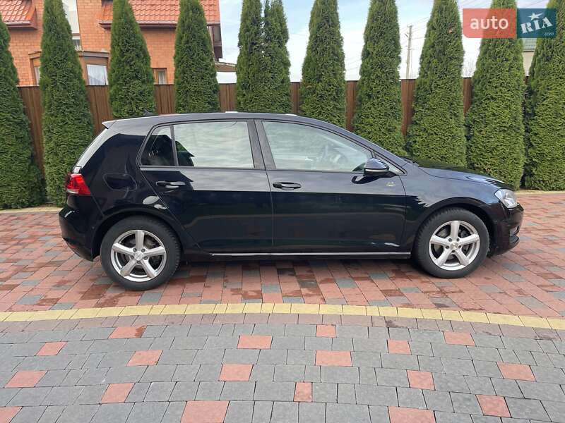 Хэтчбек Volkswagen Golf 2013 в Луцке