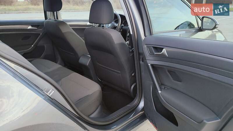 Хэтчбек Volkswagen Golf 2020 в Киеве фото 15 Хэтчбек Volkswagen Golf 2020 в Киеве