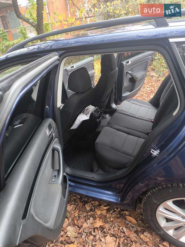 Універсал Volkswagen Golf 2011 в Мукачевому