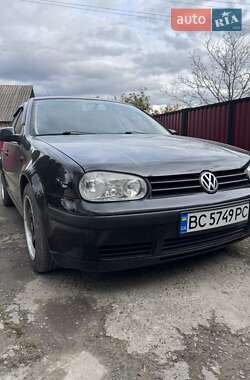 Хетчбек Volkswagen Golf 2000 в Хотині
