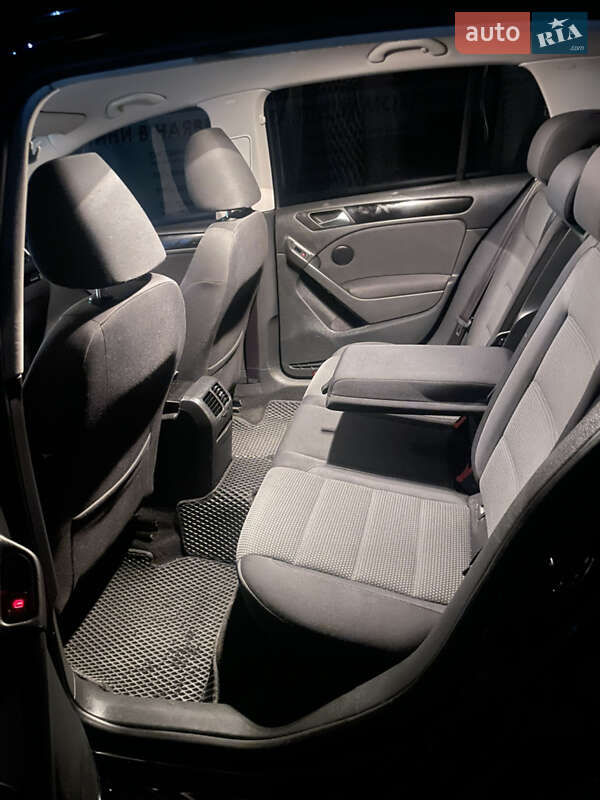 Хэтчбек Volkswagen Golf 2010 в Сваляве фото 20 Хэтчбек Volkswagen Golf 2010 в Сваляве