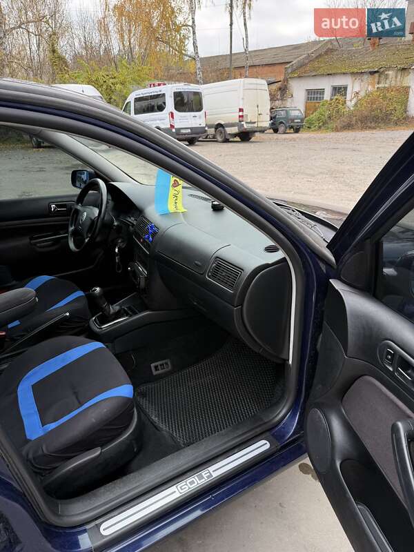 Volkswagen Golf 2000