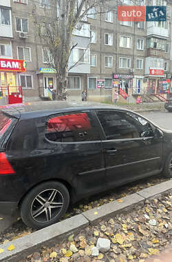 Хэтчбек Volkswagen Golf 2004 в Николаеве