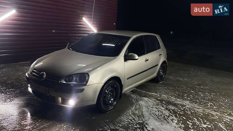 Хетчбек Volkswagen Golf 2004 в Харкові