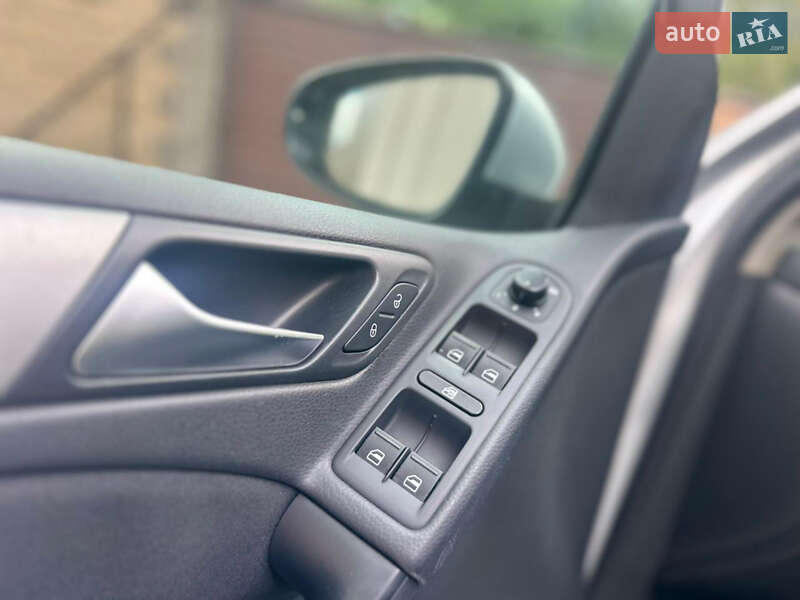 Хэтчбек Volkswagen Golf 2008 в Киеве фото 10 Хэтчбек Volkswagen Golf 2008 в Киеве