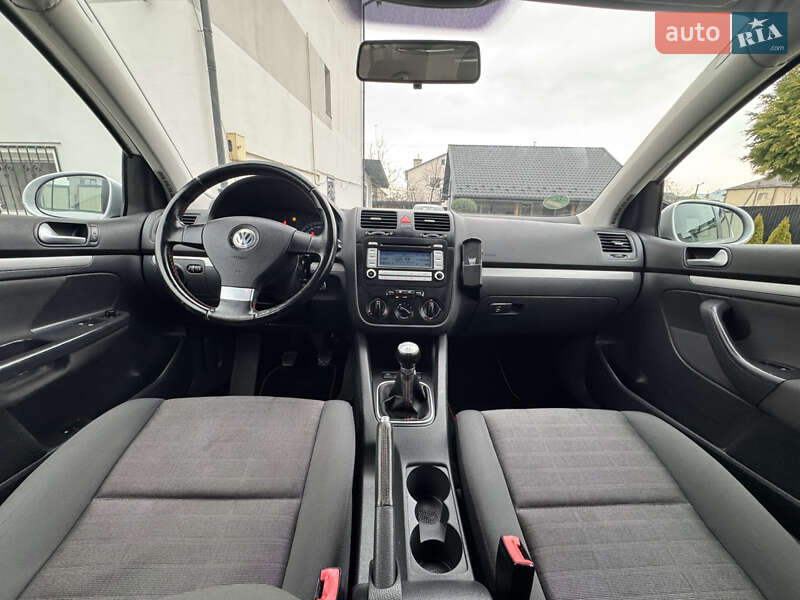 Хэтчбек Volkswagen Golf 2007 в Львове