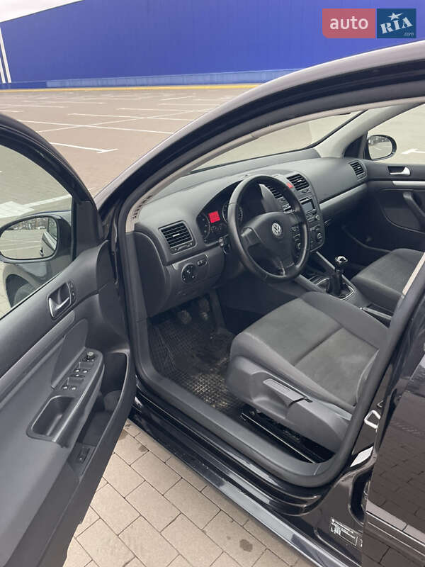 Хетчбек Volkswagen Golf 2007 в Сумах