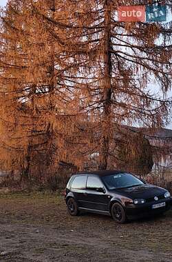Хетчбек Volkswagen Golf 2001 в Івано-Франківську