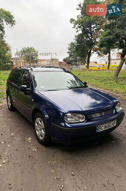 Універсал Volkswagen Golf 2001 в Львові
