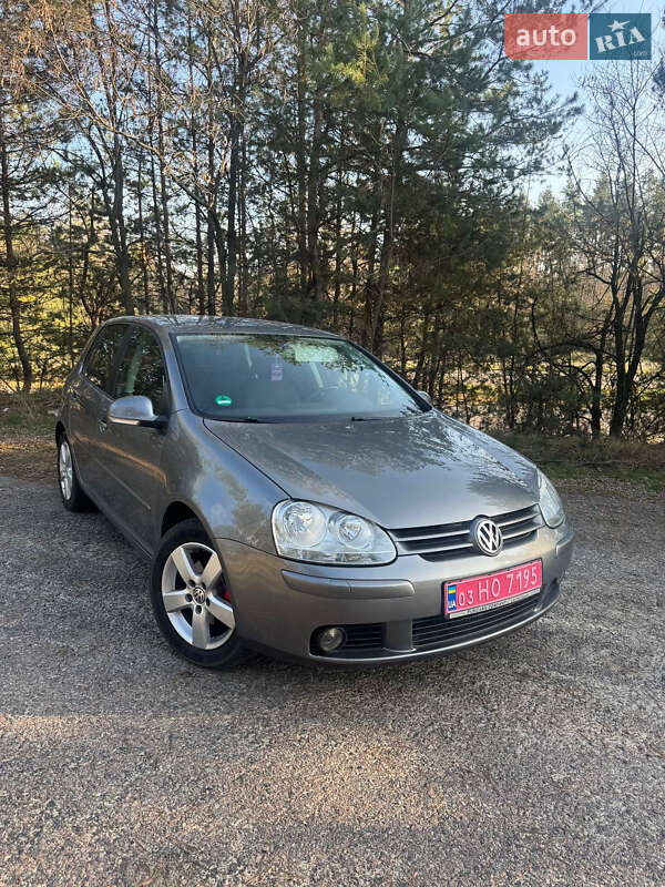 Хэтчбек Volkswagen Golf 2008 в Смеле