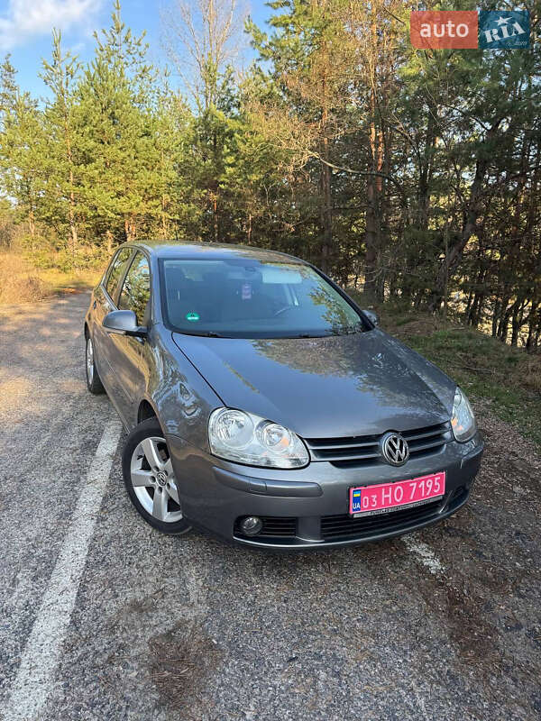 Хэтчбек Volkswagen Golf 2008 в Смеле