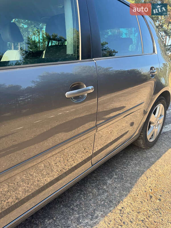 Хэтчбек Volkswagen Golf 2008 в Смеле