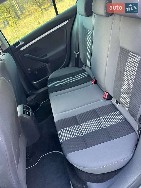 Хэтчбек Volkswagen Golf 2008 в Смеле