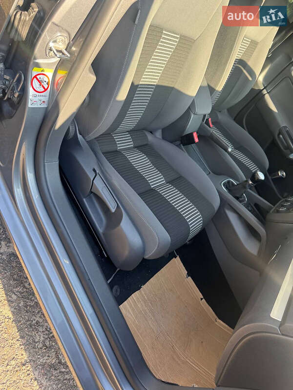 Хэтчбек Volkswagen Golf 2008 в Смеле