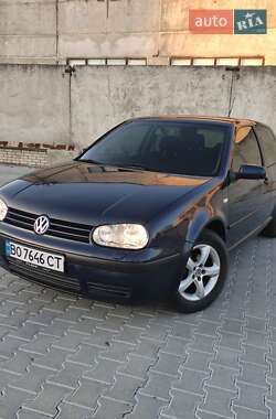 Хетчбек Volkswagen Golf 2002 в Тернополі