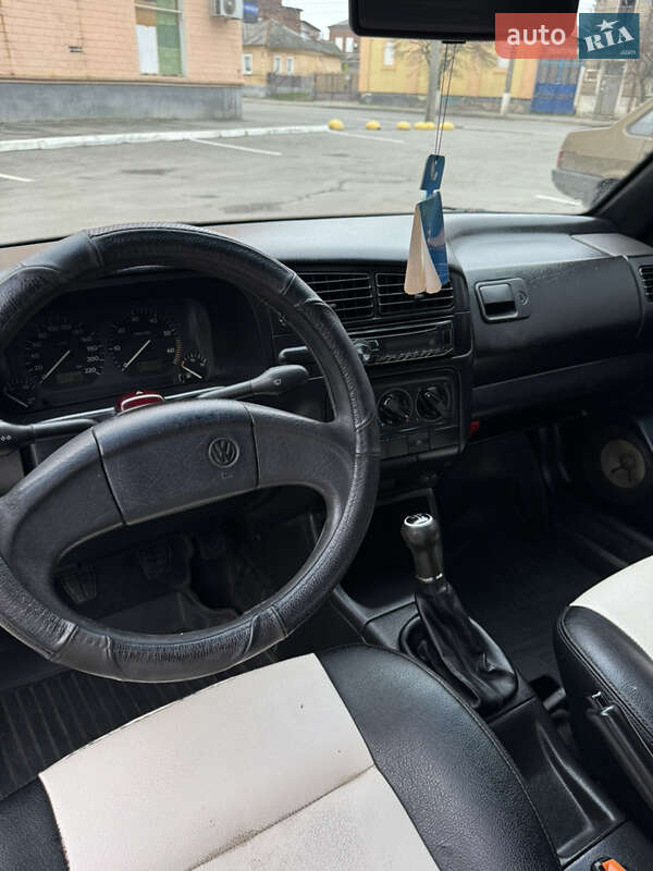 Хэтчбек Volkswagen Golf 1995 в Харькове