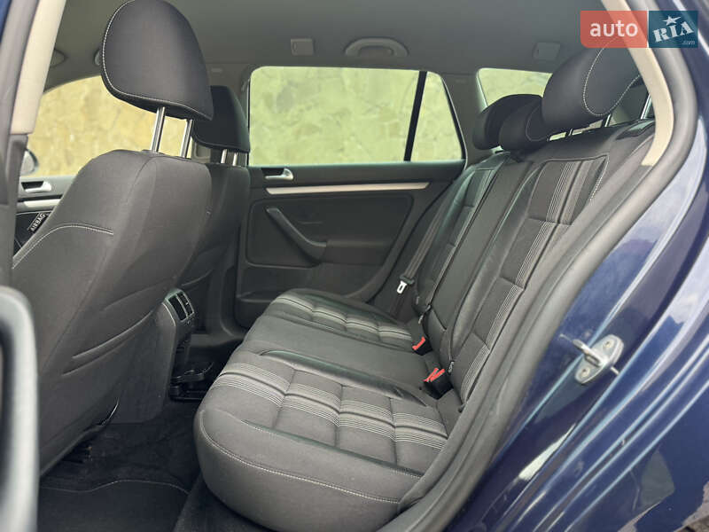 Универсал Volkswagen Golf 2012 в Луцке