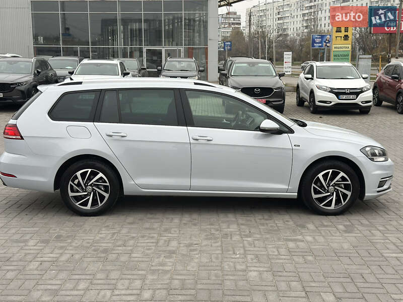 Універсал Volkswagen Golf 2019 в Запоріжжі