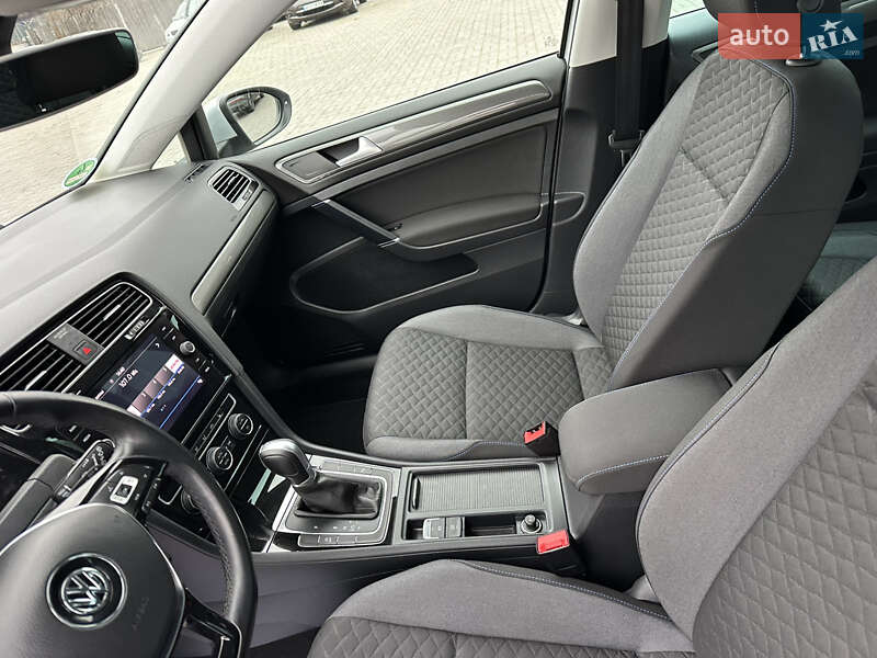 Універсал Volkswagen Golf 2019 в Запоріжжі