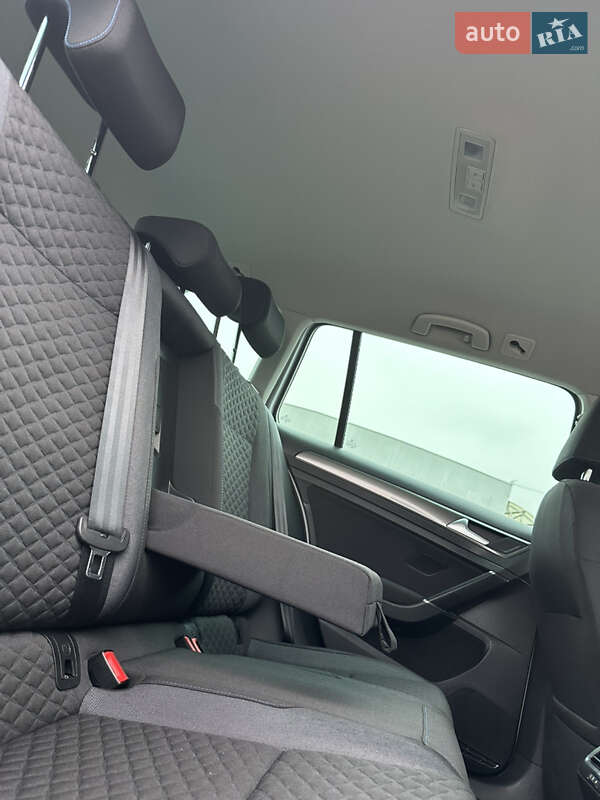 Універсал Volkswagen Golf 2019 в Запоріжжі