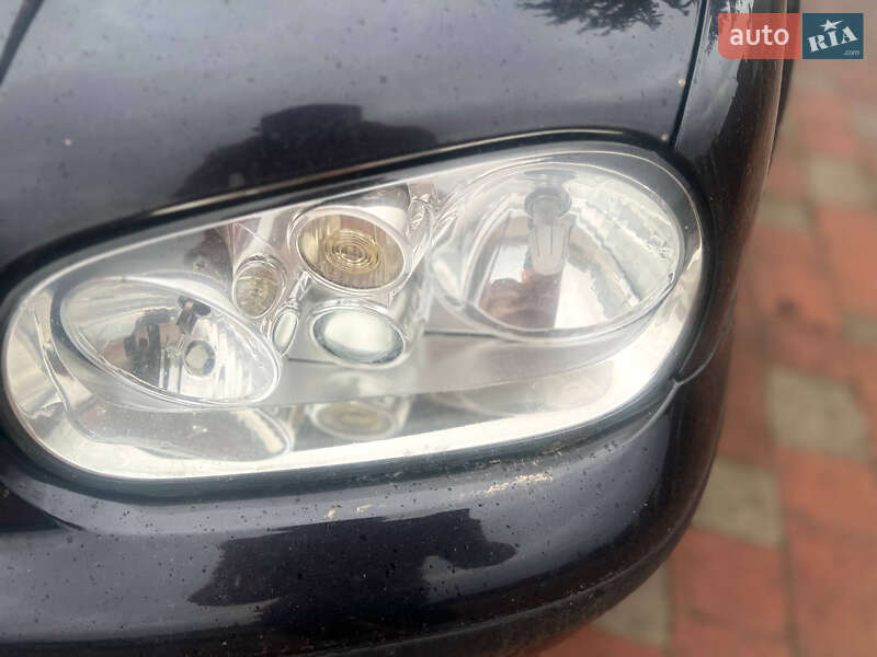 Хэтчбек Volkswagen Golf 2003 в Городке