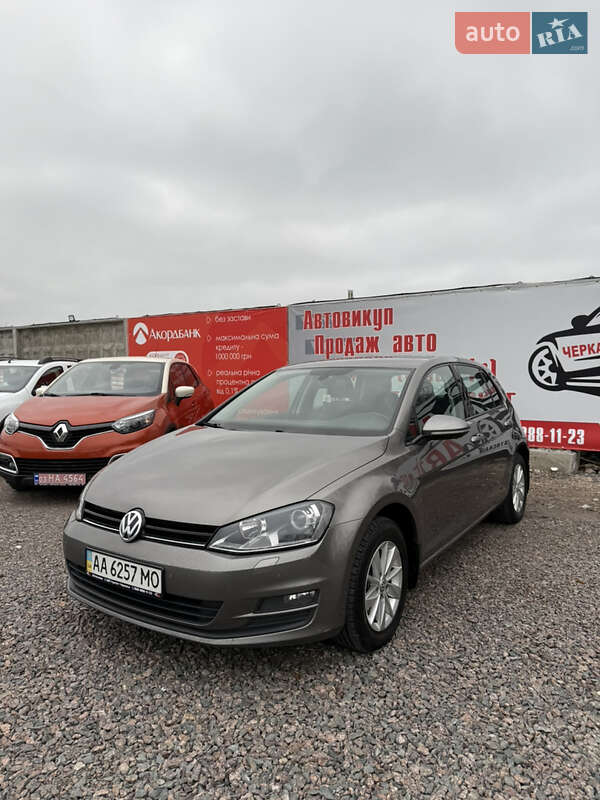 Хэтчбек Volkswagen Golf 2013 в Черкассах
