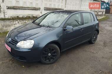 Хэтчбек Volkswagen Golf 2005 в Луцке