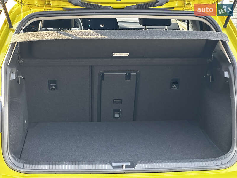 Хетчбек Volkswagen Golf 2020 в Тернополі