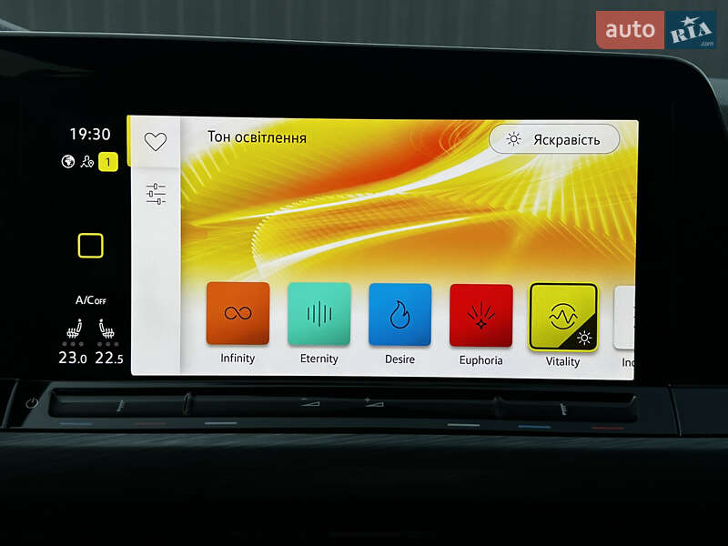 Хетчбек Volkswagen Golf 2020 в Тернополі