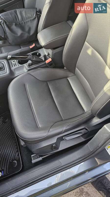 Универсал Volkswagen Golf 2015 в Жидачове