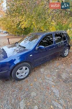 Хетчбек Volkswagen Golf 2002 в Охтирці