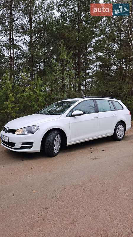 Универсал Volkswagen Golf 2014 в Коростене