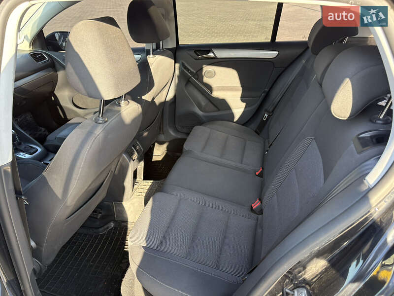 Хэтчбек Volkswagen Golf 2011 в Черкассах