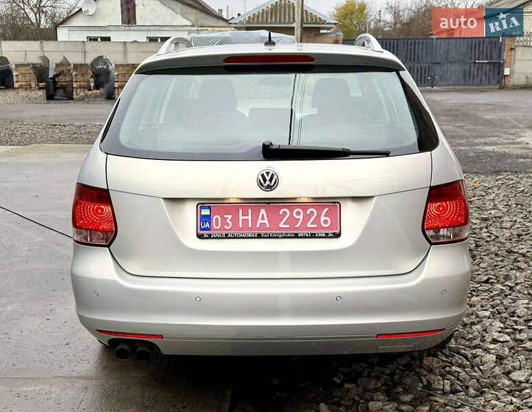 Універсал Volkswagen Golf 2011 в Луцьку