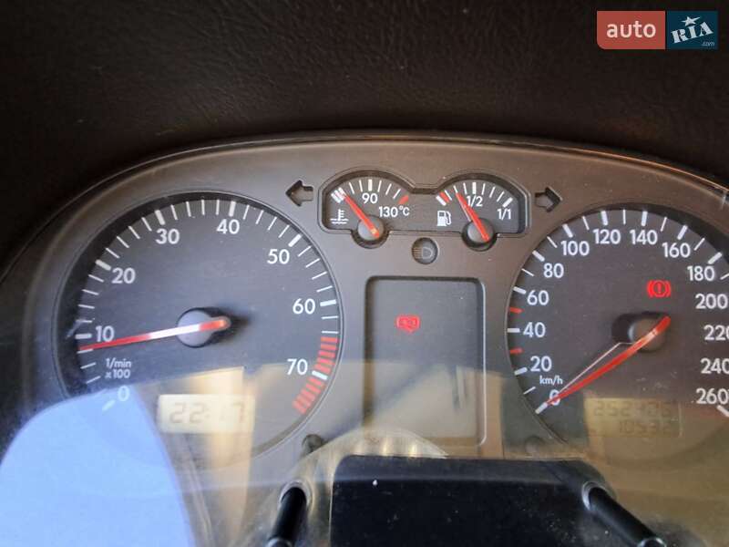 Хэтчбек Volkswagen Golf 2001 в Шептицькому