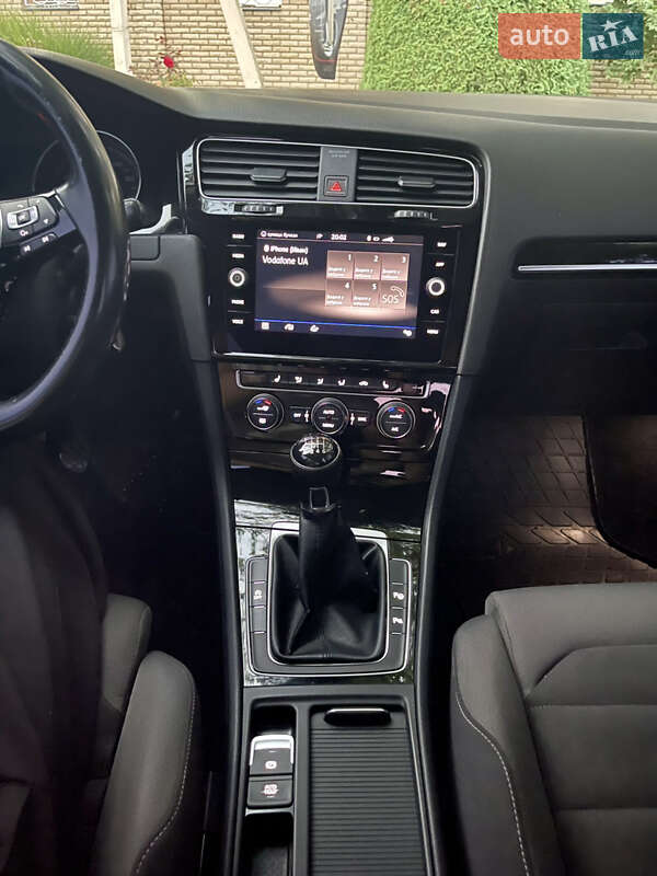 Хетчбек Volkswagen Golf 2017 в Мукачевому