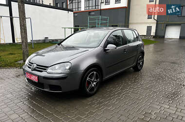 Хэтчбек Volkswagen Golf 2004 в Чорткове