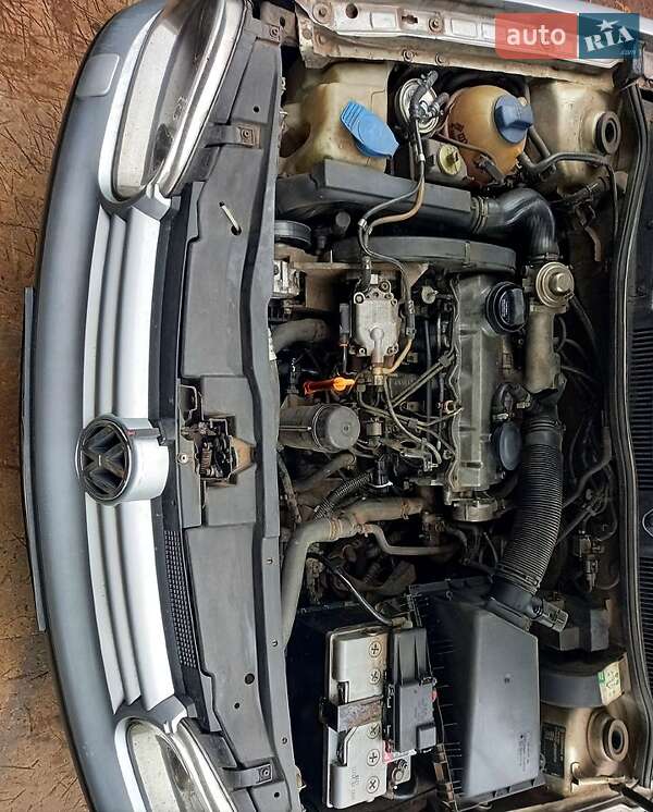 Хэтчбек Volkswagen Golf 1999 в Смеле