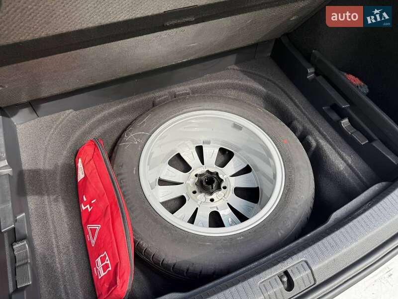 Універсал Volkswagen Golf 2019 в Києві