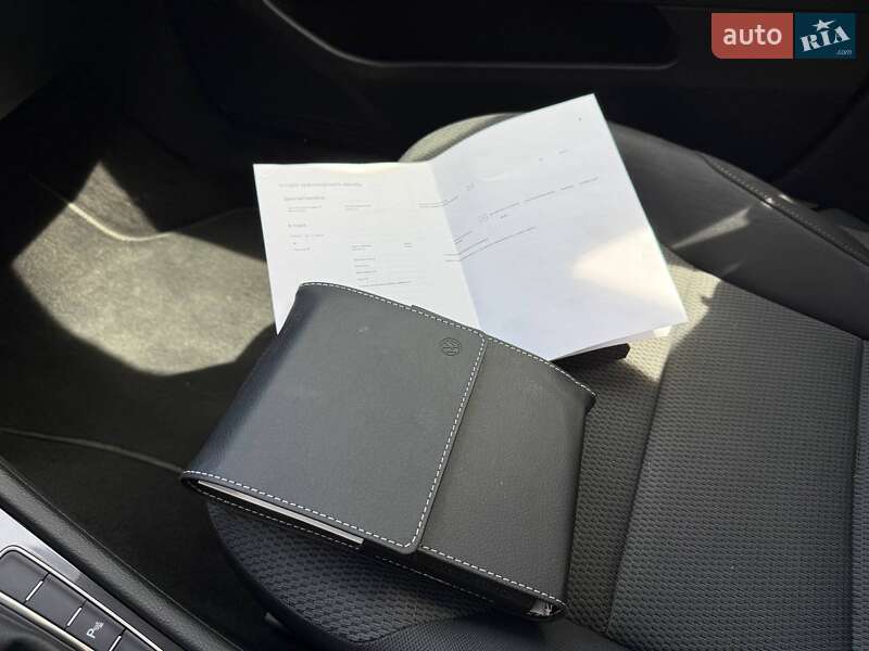 Універсал Volkswagen Golf 2019 в Києві