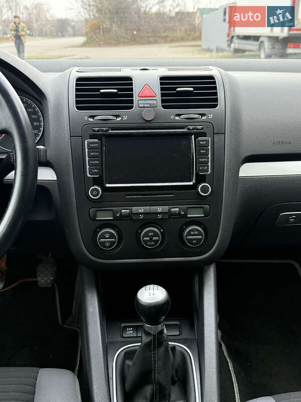 Хэтчбек Volkswagen Golf 2008 в Белой Церкви