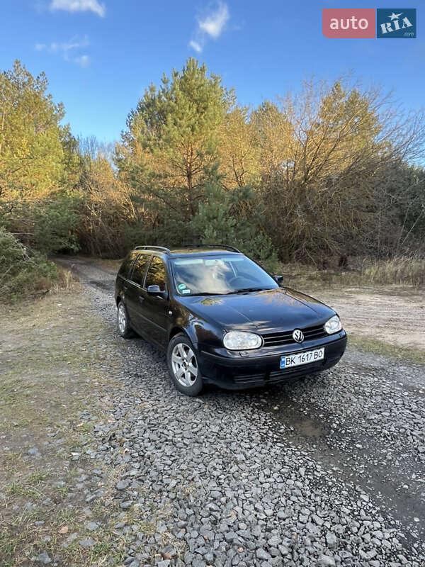 Универсал Volkswagen Golf 2000 в Вараше