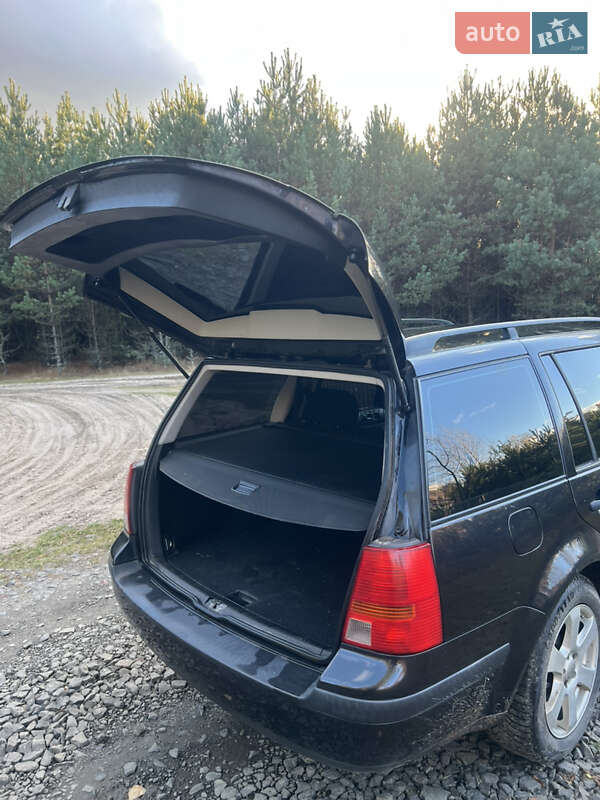 Универсал Volkswagen Golf 2000 в Вараше