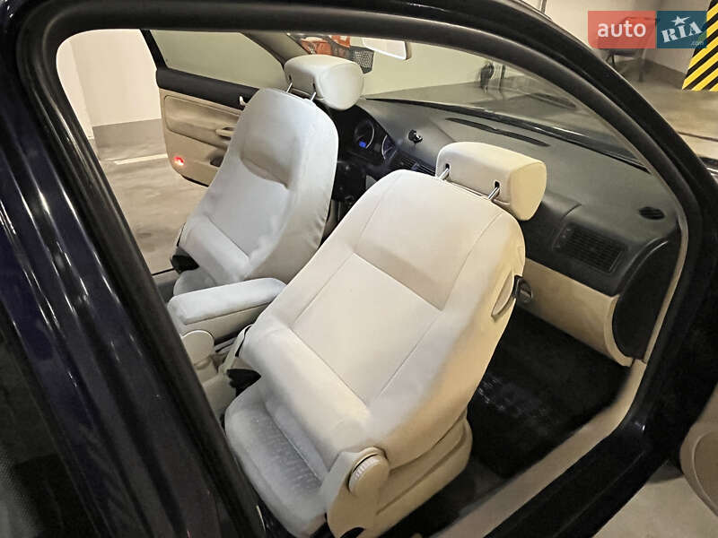 Хэтчбек Volkswagen Golf 2002 в Киеве фото 25 Хэтчбек Volkswagen Golf 2002 в Киеве