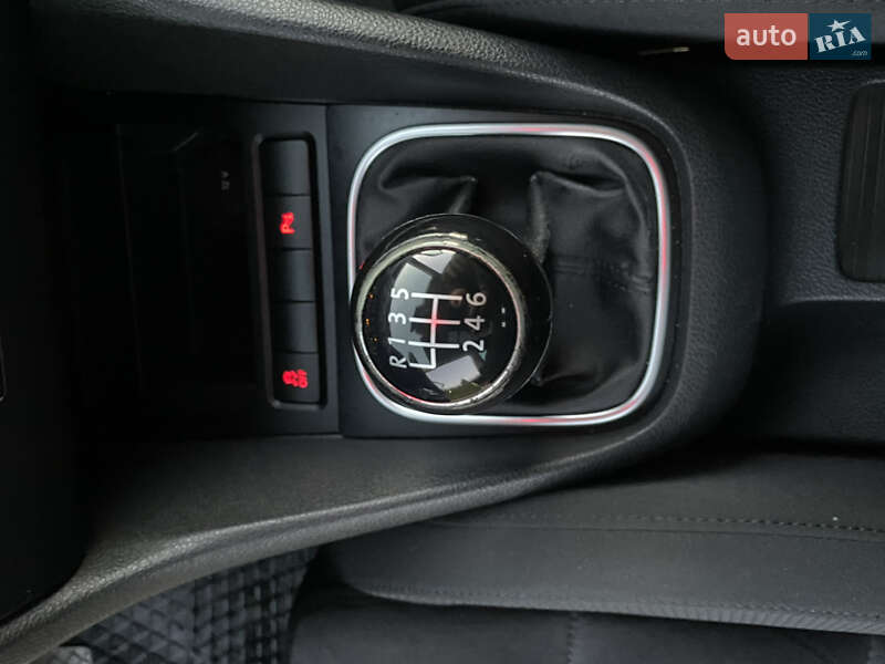 Універсал Volkswagen Golf 2011 в Сарнах